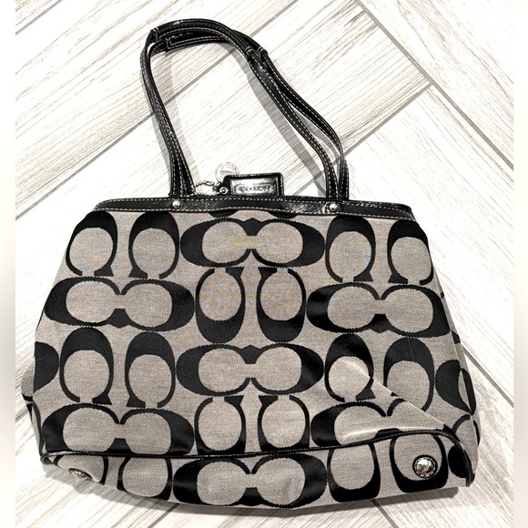 LIKE NEW COACH BAG - Picture 5 of 5